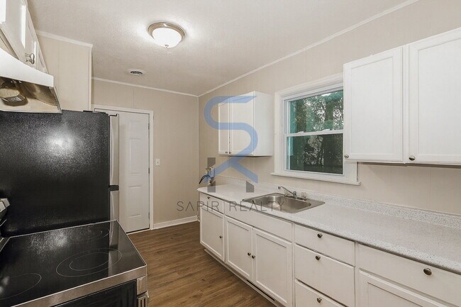 Building Photo - Move in before December 15th and get $100 OFF your rent for the first 3 months — PLUS a $250 Amaz...