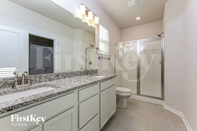 Building Photo - 538 Hillpark Ln