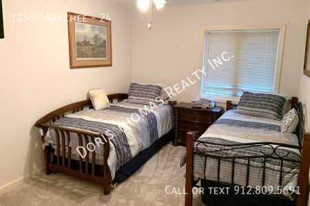 Building Photo - 12502 Apachee-24