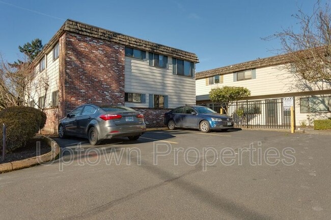 Building Photo - 8057 NE Flanders St