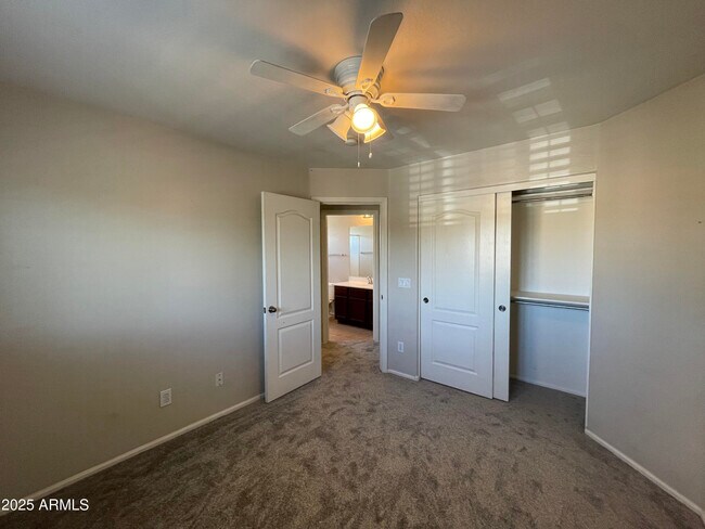 Building Photo - 1605 E Melanie St