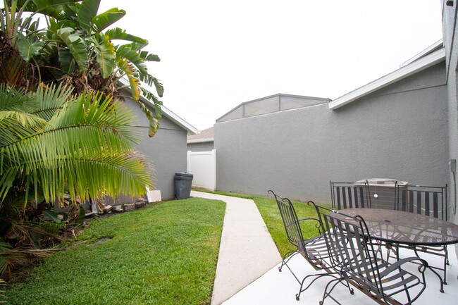 Building Photo - Charming Townhome in Avalon Park
