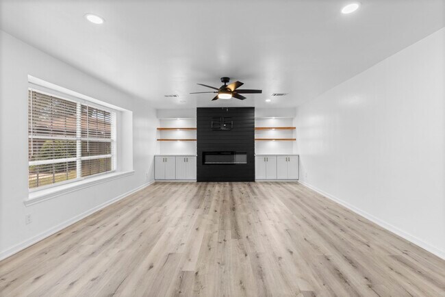 Building Photo - 5206 Lodge Creek Dr