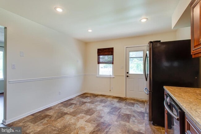 Building Photo - 45684 Schooner Ct