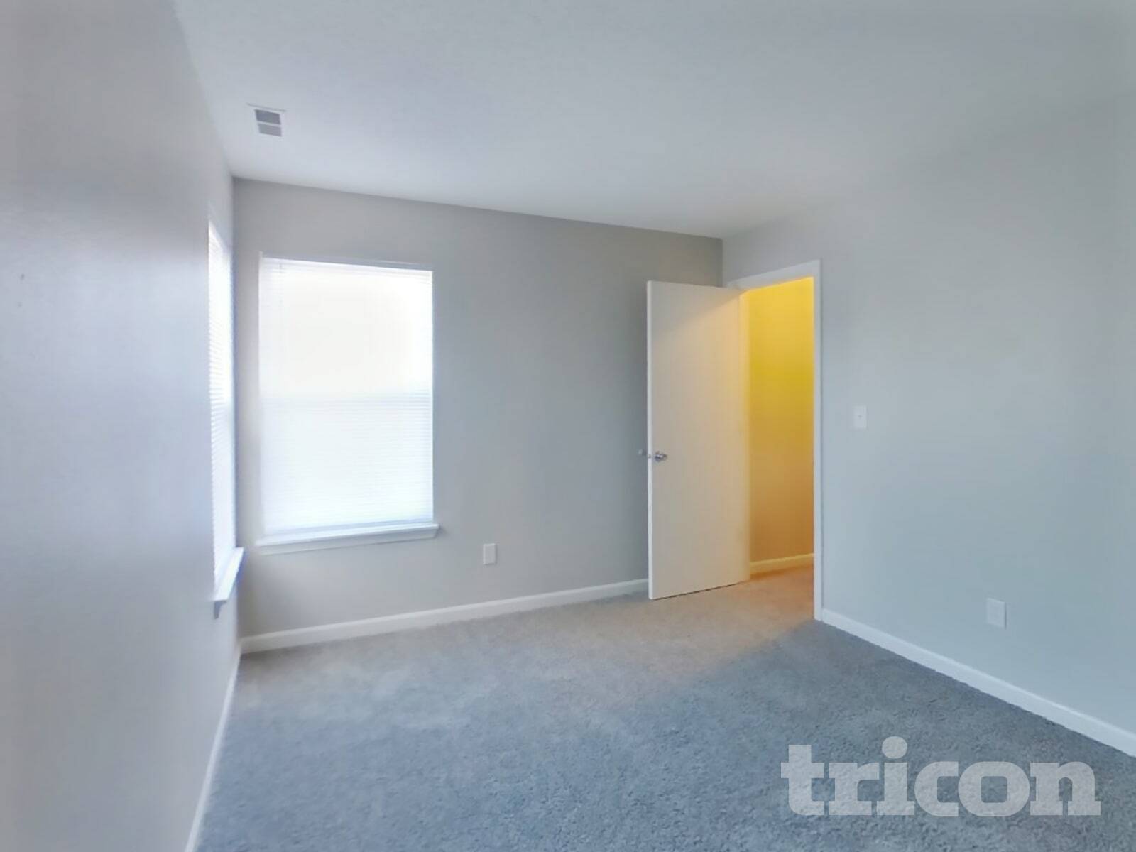 Building Photo - 10249 Cadogan Dr