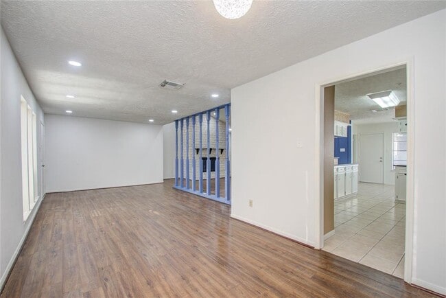 Building Photo - 11527 Sagewillow Ln