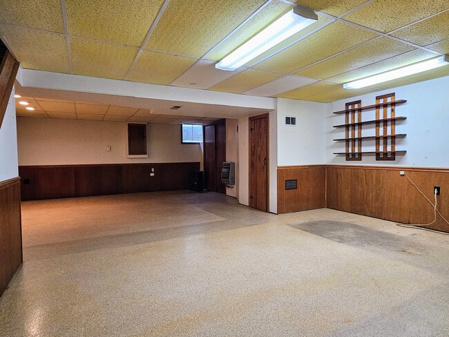 Building Photo - 88 Robinhill Dr