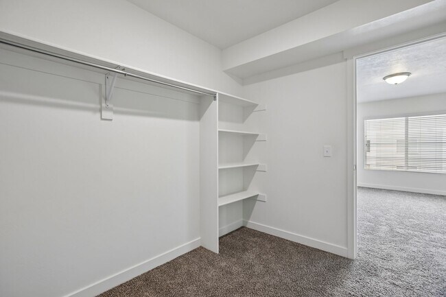 Building Photo - 734 E 500 S