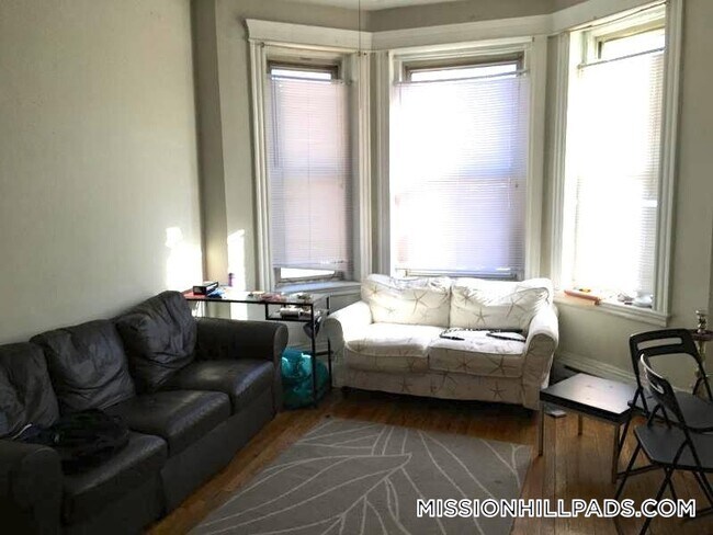 Building Photo - 895 Huntington Ave