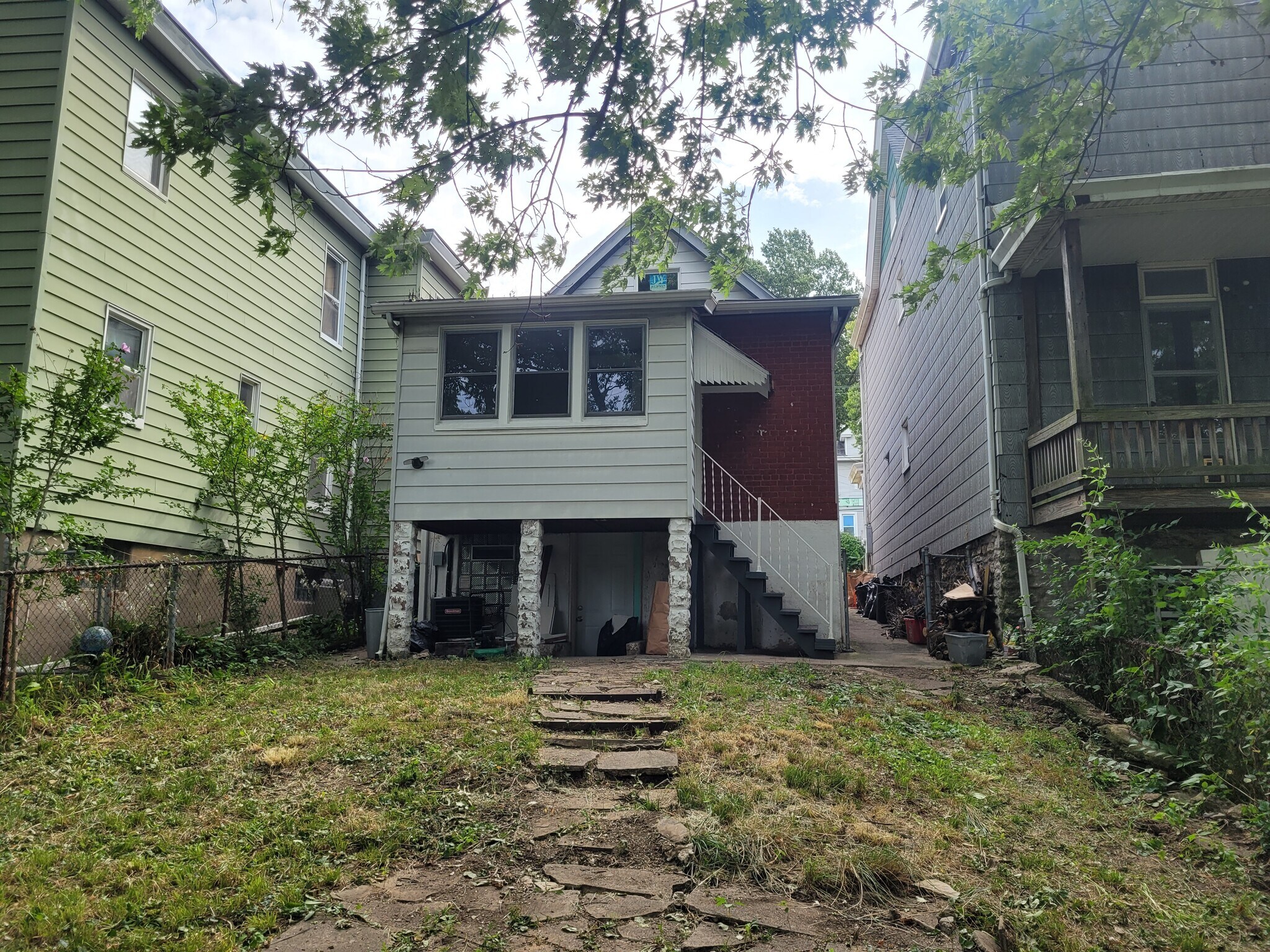 Building Photo - 5227 Carthage Ave