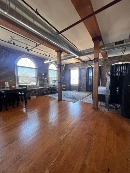 Building Photo - 250 Brighton Ave