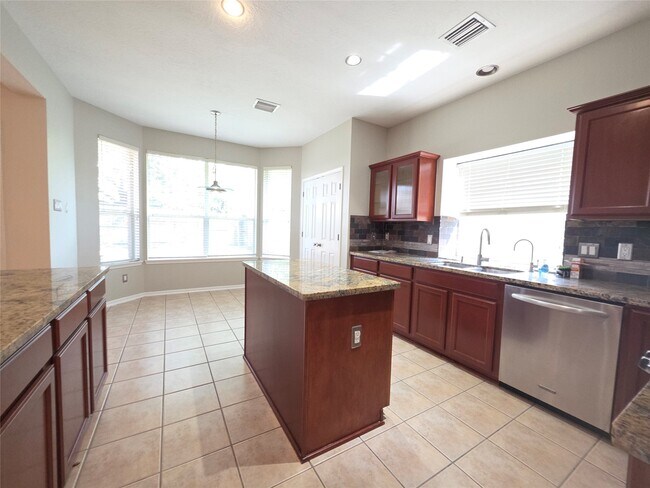 Building Photo - 9630 Green Valley Ln