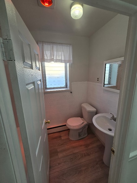 Building Photo - 723 E Woodlawn St