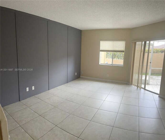 Building Photo - 7885 NW 7th Ct