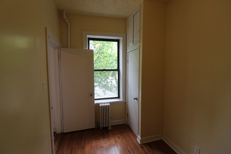 Building Photo - 515 Park Pl