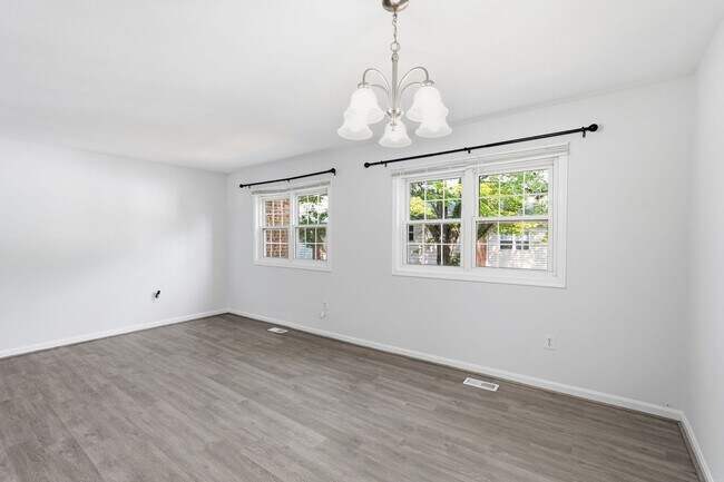 Building Photo - 9178 Laurelwood Ct