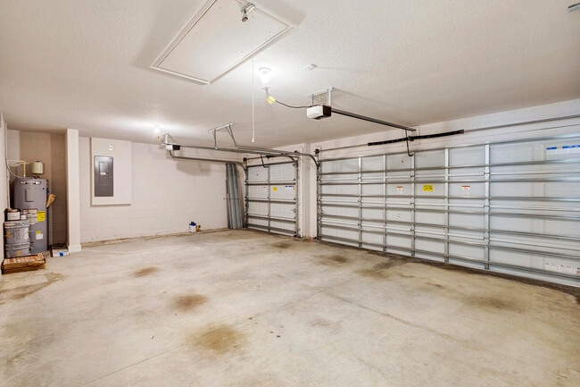 Building Photo - 5348 Lugo St