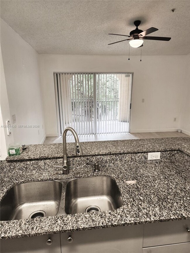 Building Photo - 2451 Centergate Dr