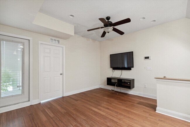 Building Photo - 1408 Willington St