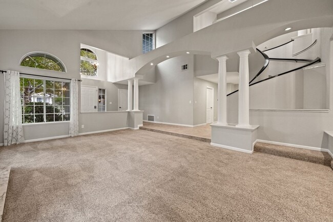 Building Photo - Luxury 4-Bedroom Home with Designer Upgrad...