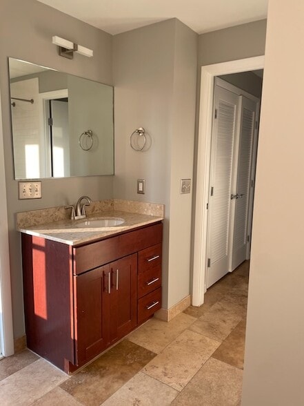 bathroom - 437 New York Ave NW
