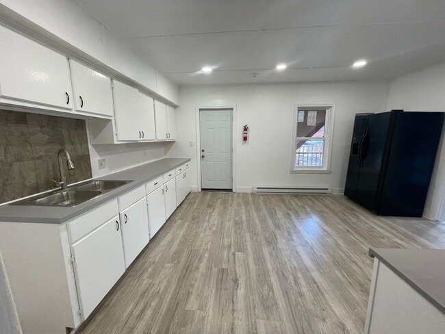 Building Photo - Beautifully Remodeled 2-Bedroom First Floor Apartment – Adams, MA – $1,500/month