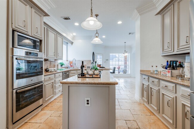 Building Photo - 5534 Honor Dr