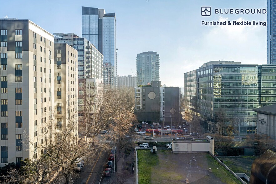 Building Photo - 704 Spring St