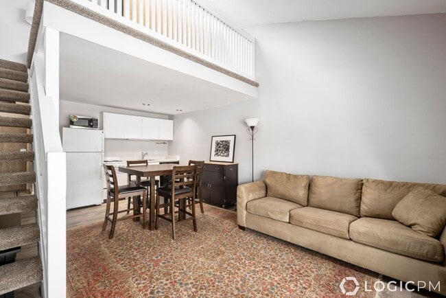 Building Photo - 2285 Sidewinder Dr