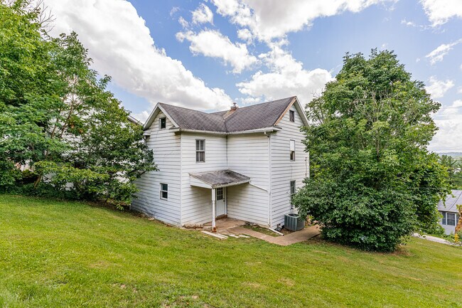 Building Photo - 975 Dorsey Ave