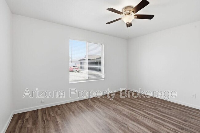 Building Photo - 3433 E Enid Ave