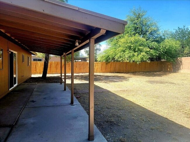 Building Photo - 3702 S Avenida De Las Palmas