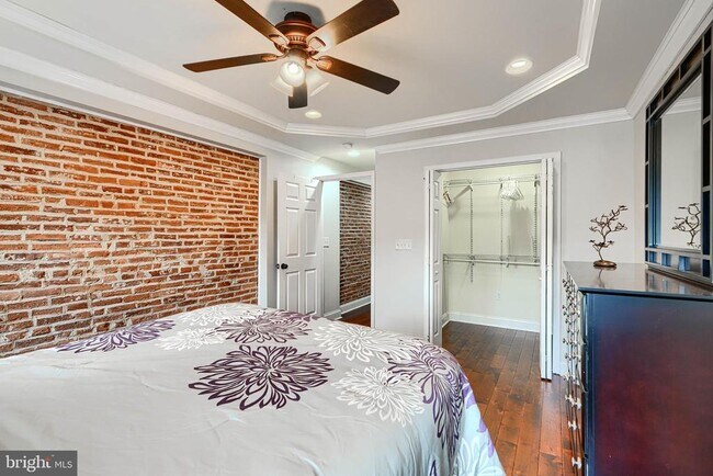 Building Photo - 1730 E Chase St