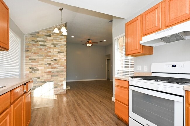 Building Photo - 6543 Liberty Valley Dr
