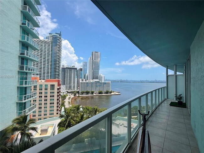 Building Photo - 1900 N Bayshore Dr