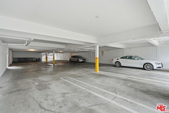 Building Photo - 3321 Keystone Av