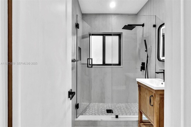 Building Photo - 1123 NE 1st Ave.