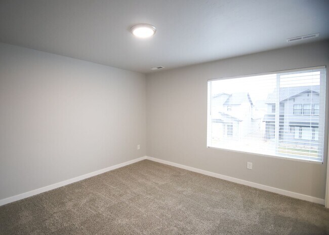 Building Photo - Baraya Townhomes: Modern Townhomes for Rent in Meridian, ID