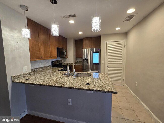 Building Photo - 11990 Market St