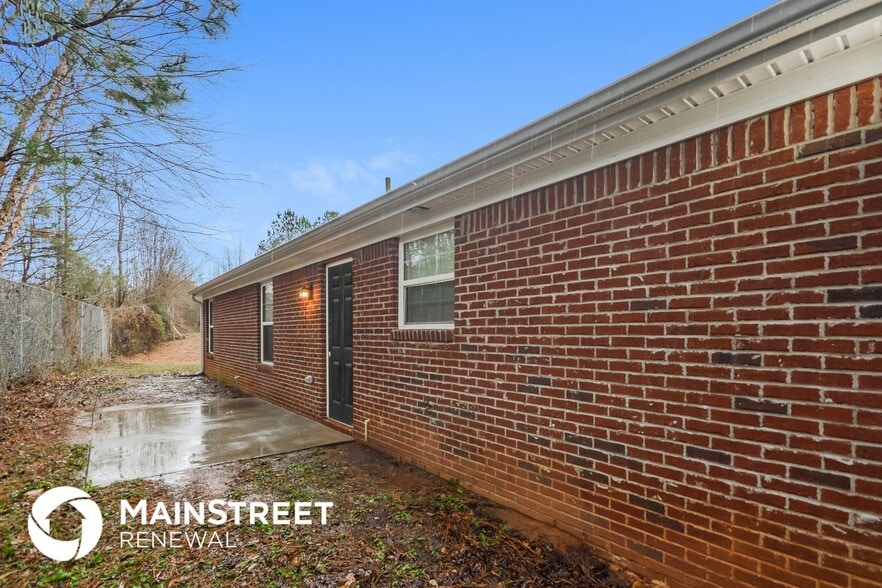 Building Photo - 614 Dove Cove