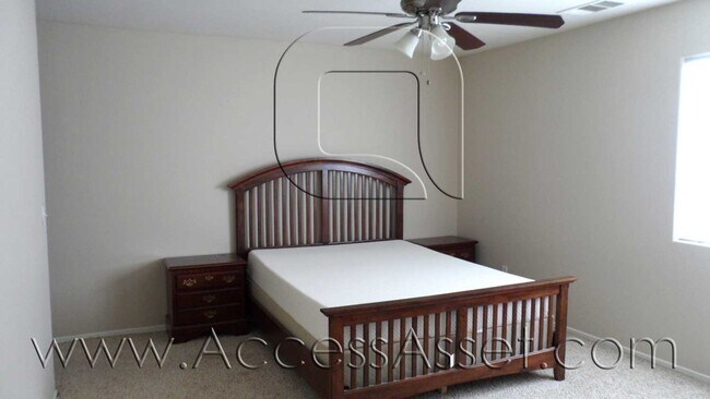 Building Photo - Gorgeous Condo in Prestigious Community With 2 Bed/2 Baths In Redlands!