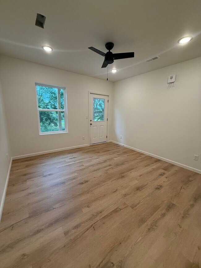 Building Photo - 4626 MO-72