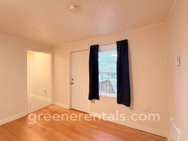 Building Photo - The Linn Apartments