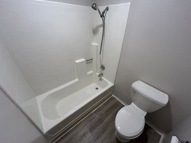 Building Photo - Beautiful 3 Bed 2 Bath Condo in Yorba Linda with Greenbelt Views