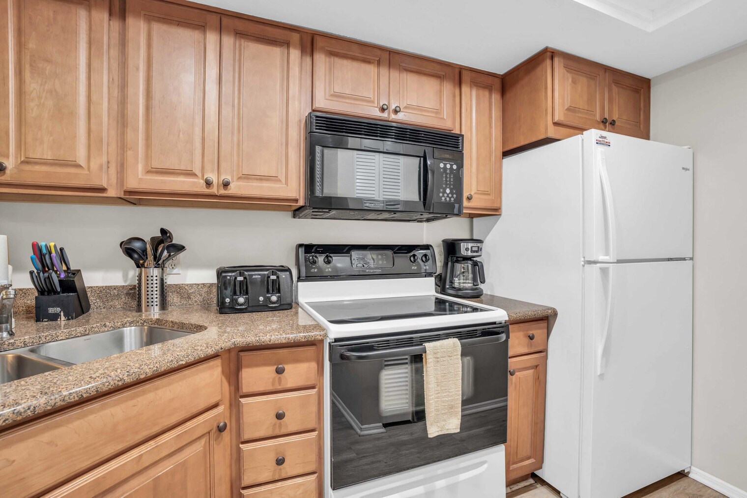 Building Photo - 600 Neapolitan Way