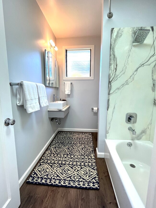 Building Photo - 1844 Heather Ln