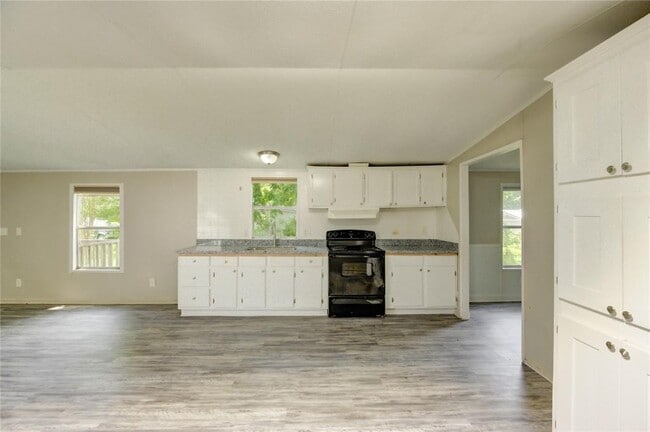Building Photo - 13265 Pecan Tree Dr