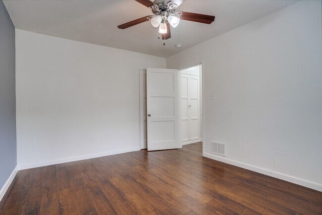 Building Photo - 4319 Santo Tomas Dr