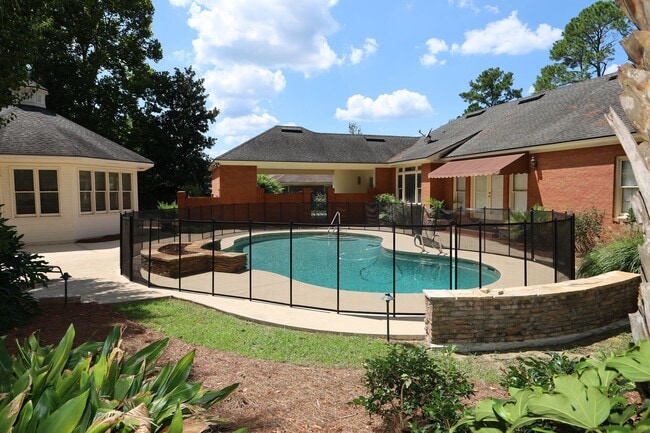 Building Photo - 3702 Northcliff Ln