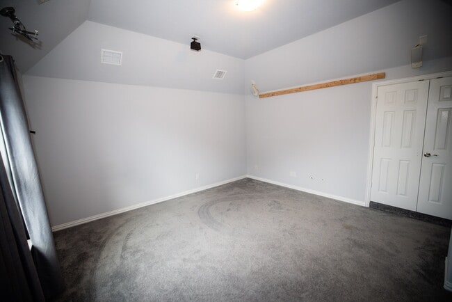 Building Photo - 13923 Hopewell Dr